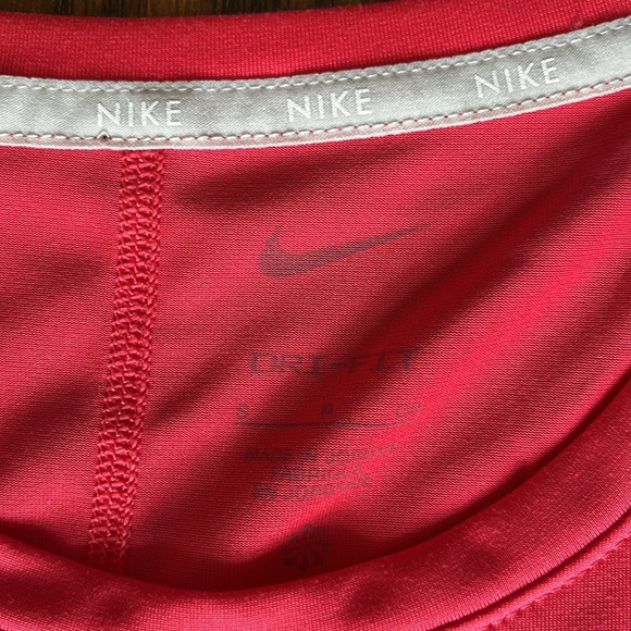 NWT!! Nike women’s tank top, pink color - Picture 10 of 12